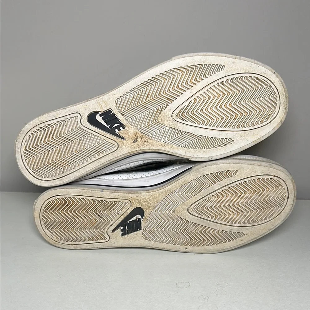 Nike sweet classic White and Black High-Top Sneakers